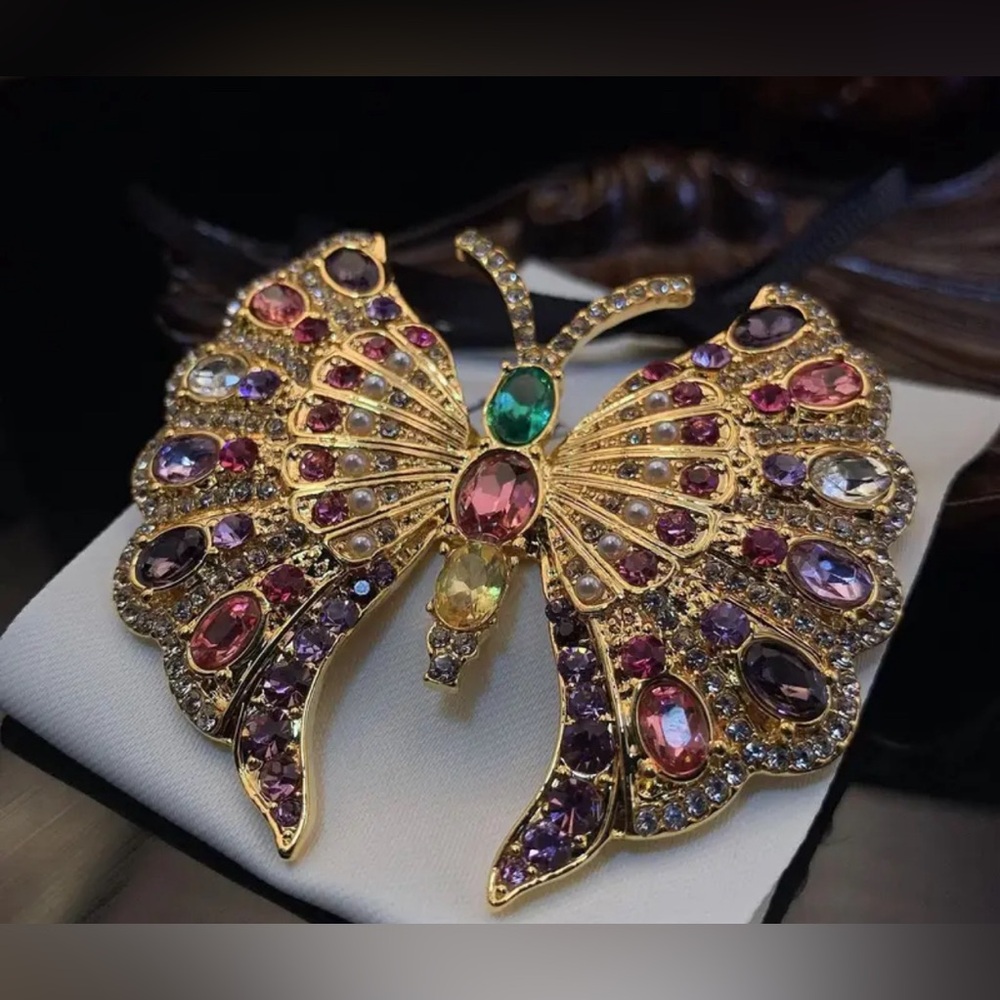 New Rhinestone Butterfly Brooch